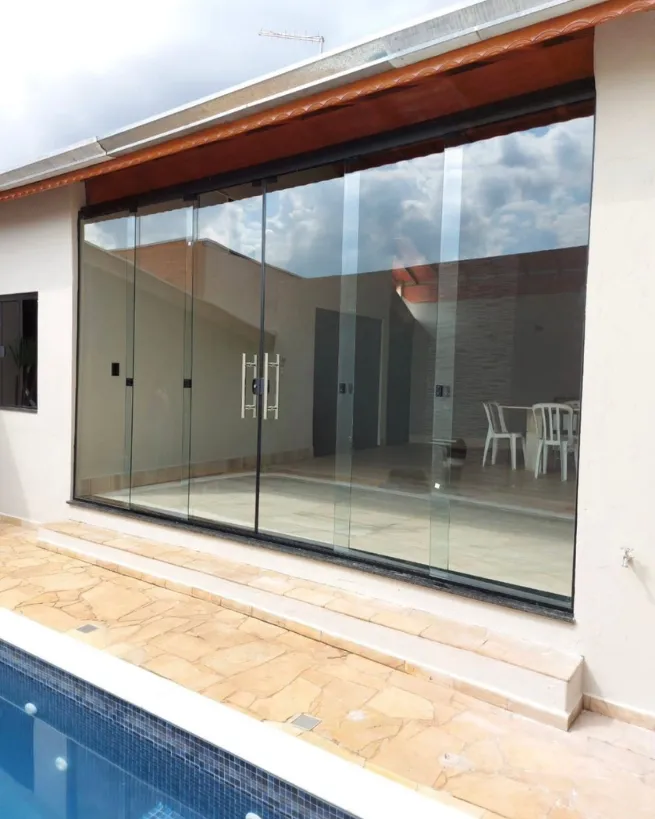 Portas de vidro em São Paulo - ferragens discretas e visual leve